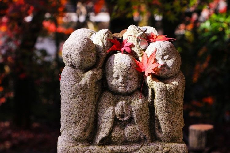 Emblématique statue de Bouddha Mikaeri Amida, Temple Eikando, à Kyoto