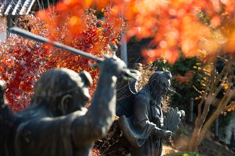  Guerriers médiévaux dans le jardin du temple Kenchoji 