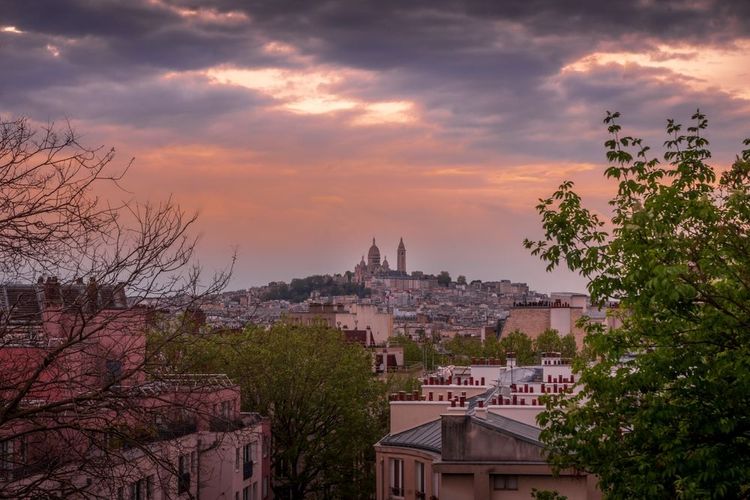 Vue depuis la Butte Bergeyre sur Montmartre et le Sacré Coeur, Paris