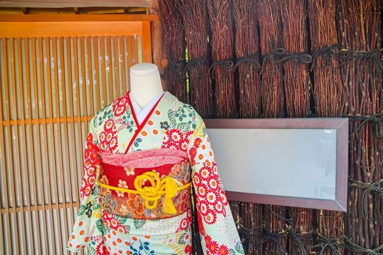 Kimono cérémoniel exposé dans le palais
