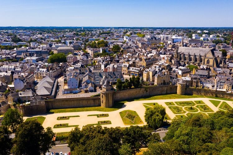 Vue aérienne de la ville de Vannes.