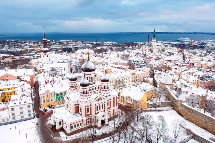 Tallinn et sa cathédrale en hiver