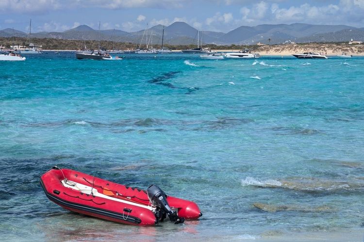 Venir en zodiac, une option sur Espalmador