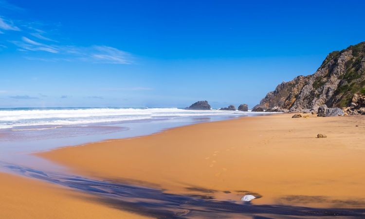 Praia da Adraga, une belle plage de sable fin