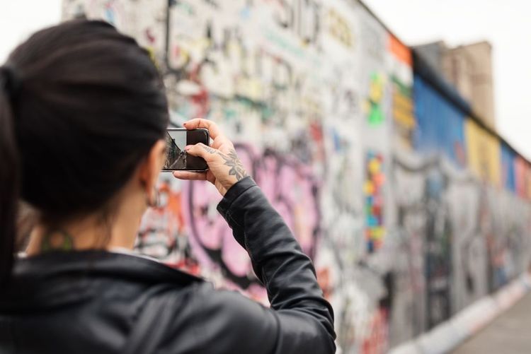 Photographier ce qui reste du Mur de Berlin