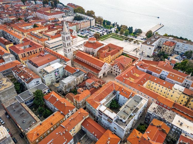 Zadar, vue aérienne qui souligne la ressemblance avec la Cité des Doges