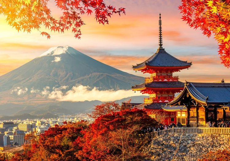 Le temple Kiyomizu-dera à Kyoto et le mont Fuji