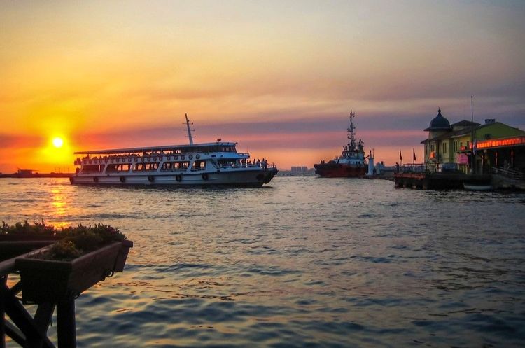 Ferry et balade sur le Kordon, Izmir