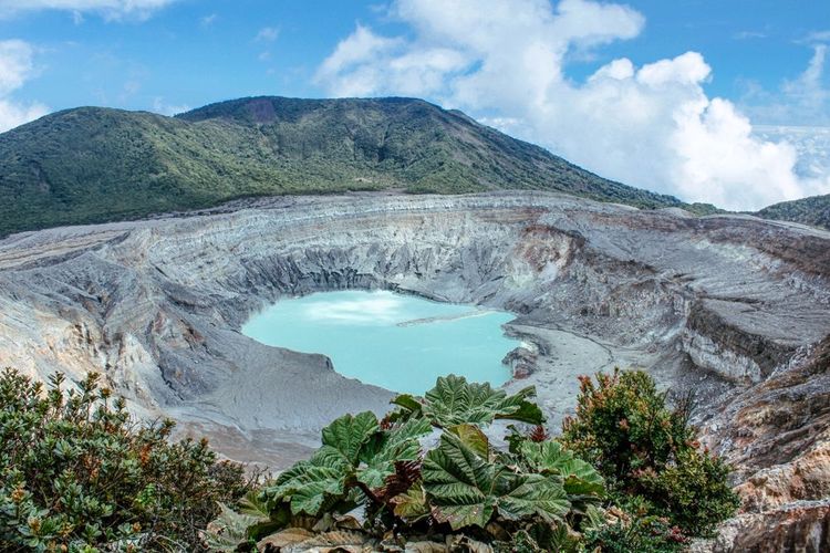 Le cratère du volcan Poas