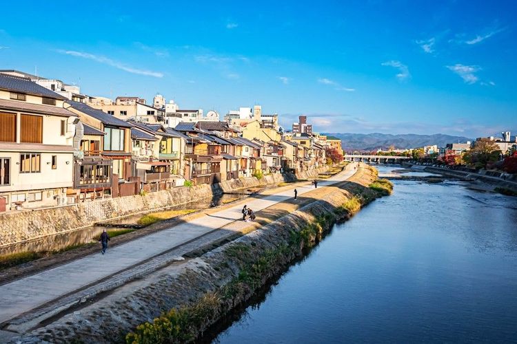 Les maisons de thé ancestrales le long de la rivière Kamogawa