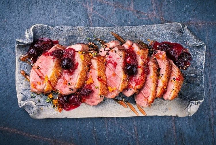 Typiquement corkien, le canard à la Tanora est une variante du canard à l'orange où les magrets sont cuits dans un soda à la mandarine