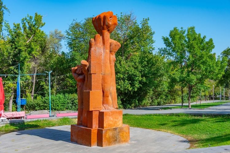 Le monument "Non à la guerre"