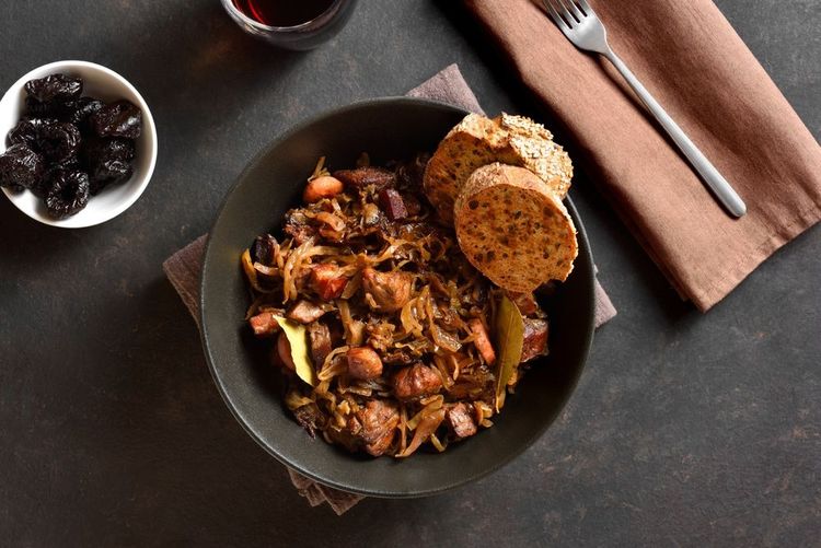 Le bigos se mange avec du pain