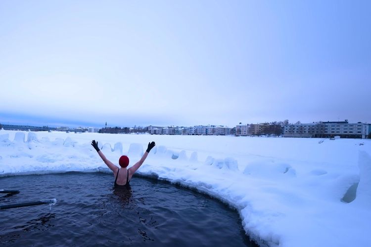 Bain en plein hiver à Helsinki