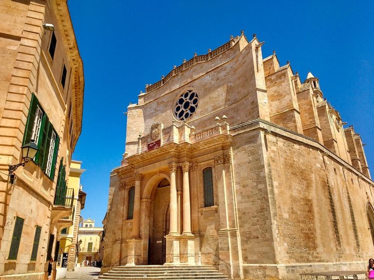  La cathédrale de Ciutadella, Espagne 