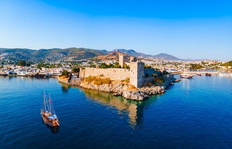 Exploration du château Saint-Pierre et de son musée d'archéologie sous-marine à Bodrum