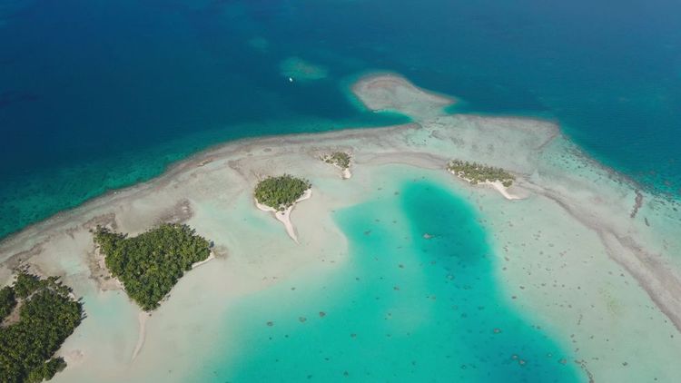 Lagon bleu de l'île de Rangiroa, Polynésie française