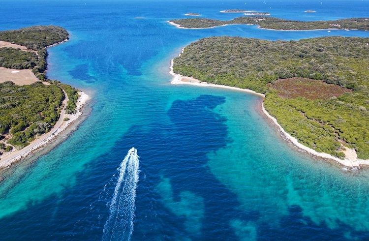Le bonheur de naviguer entre les îles de l'archipel