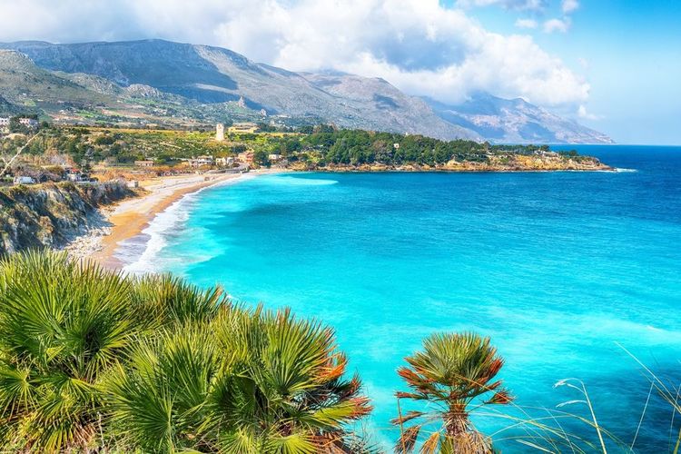 La plage de Guidaloca, près de Castellammare del Golfo.