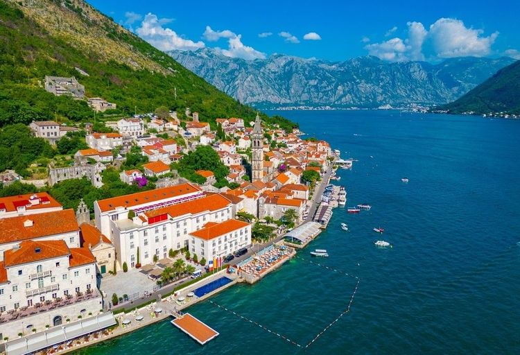 Belle vue aérienne sur Perast