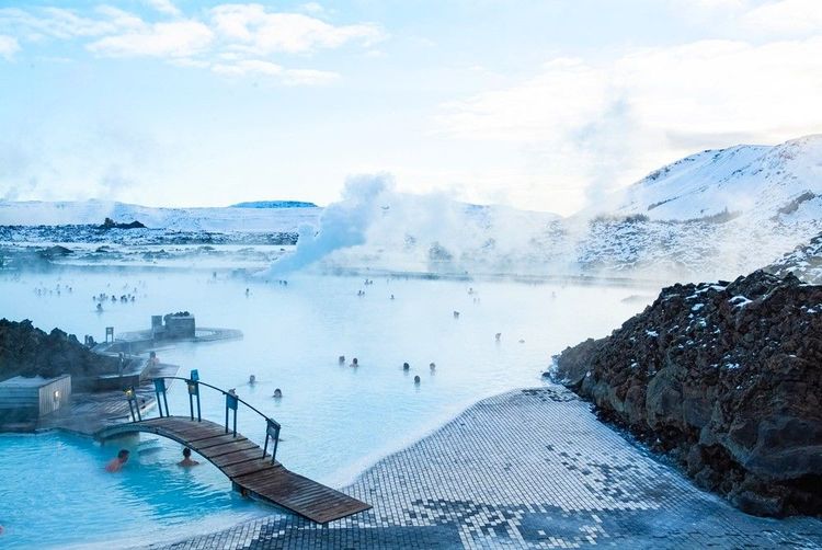 le fameux Blue Lagoon et son hôtel sont excentrés de Reykjavik