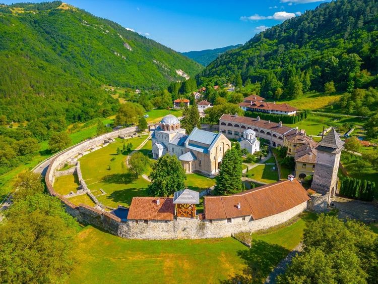 Visite chargée d'histoire au monastère de Studenica