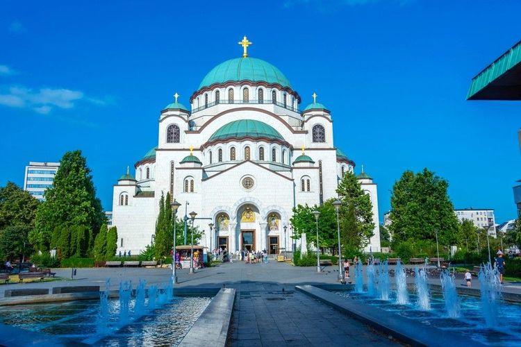 L'église de Saint Sava sur le plateau de Vračar à Belgrade