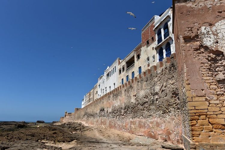 Les remparts vus depuis leurs pieds