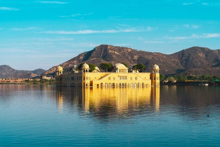 Le Jal Mahal (Ou "palais d'été") sur le lac Man Sagar, Rajasthan