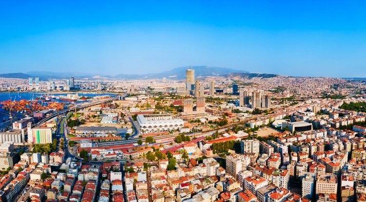 Vue aérienne sur le centre ville d'Izmir