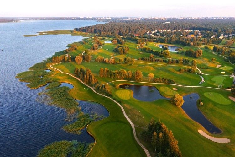 Alentours de Riga sur le fleuve Daugava
