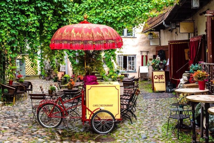 Cour d'une taverne à Tallinn