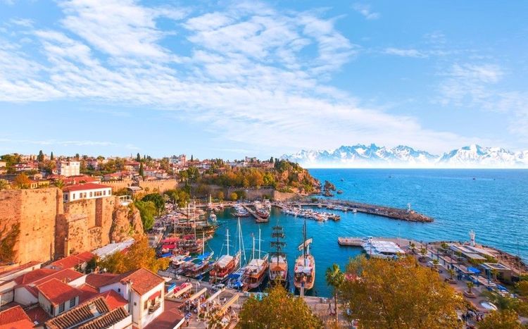 La Vieille Ville d'Antalya et son port (Kaleici)