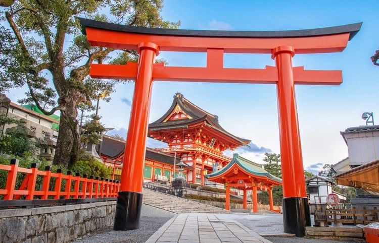 Fushimi Inari Taisha : voyage au cœur du sanctuaire aux mille torii