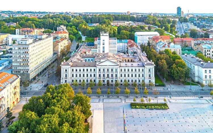 Palais du NKVD qui était le siège du KGB de Vilnius, abritant maintenant le tribunal de district et le musée des victimes du génocide