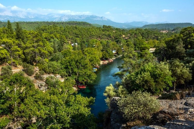 Le parc national du Canyon de Köprülü est situé dans le district de Manavgat (Antalya).