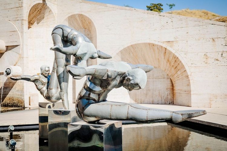 "Divers" aux pieds de la Cascade, par David Martin