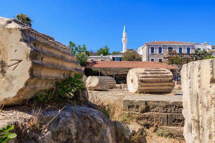 Vestige des colonnes du mausolée d'Halicarnasse