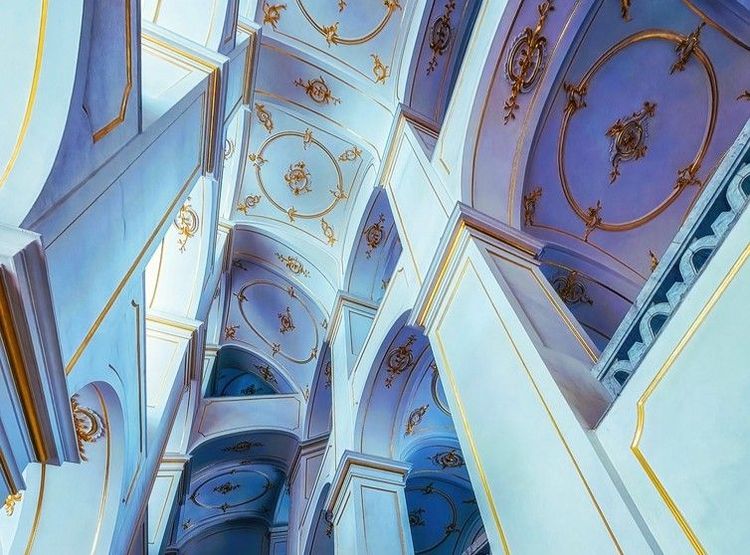 Les plafonds et escaliers du château