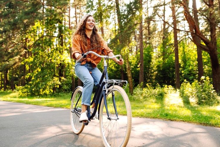 A vélo dans le parc, et avec le sourire !