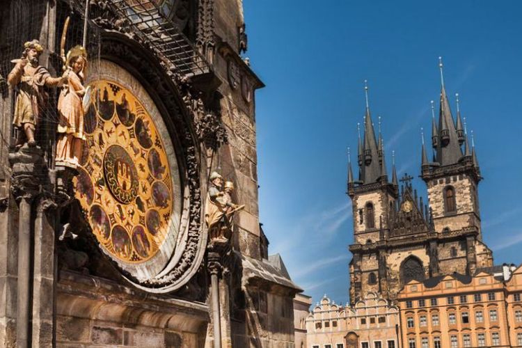 L'horloge astronomique et Notre-Dame du Týn