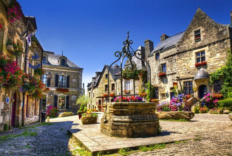 La place du Puits, Rochefort-en-Terre
