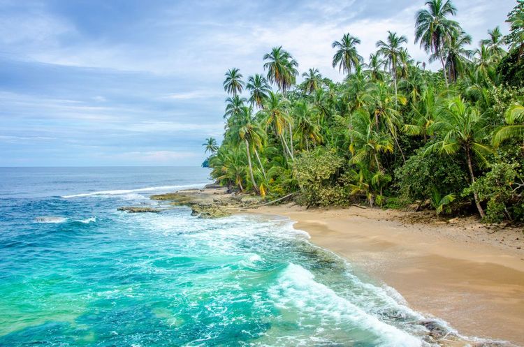 Une plage sauvage à Manzanillo
