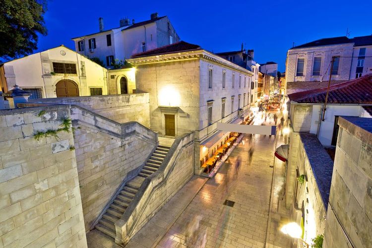 Les fortifications dessinent la ville