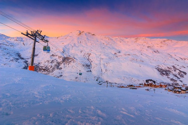 Les Menuires à la tombée de la nuit 