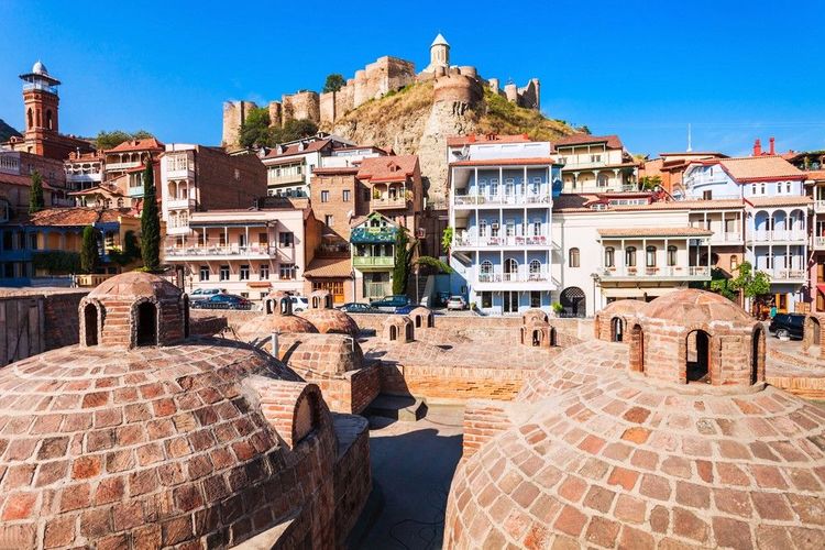 Abanotubani est l'ancien district de Tbilissi, en Géorgie, connu pour ses bains sulfuriques.