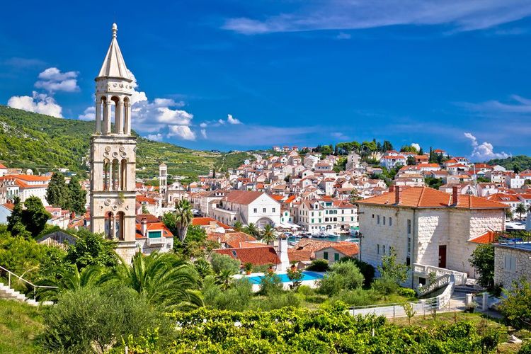 Hvar et le clocher de l'église Saint-Marc (St Marka)