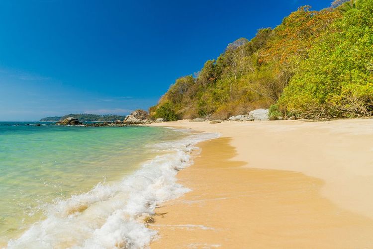 Plage de Nai Harn, Thaïlande