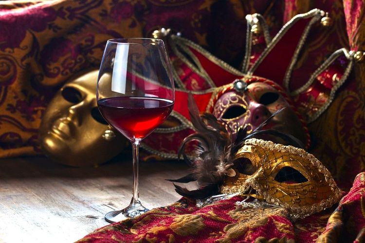 Vin rouge et carnaval vénitien