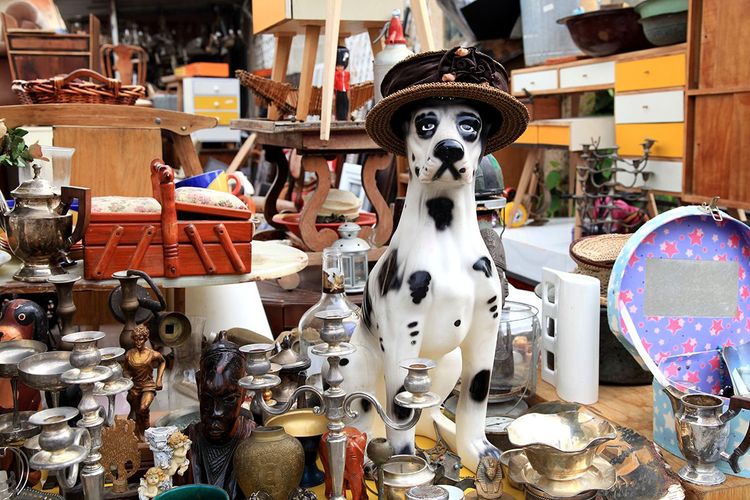 La brocante, parfois des mises en scène amusantes